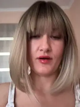 Chat XXX en directo de LunaFoxs