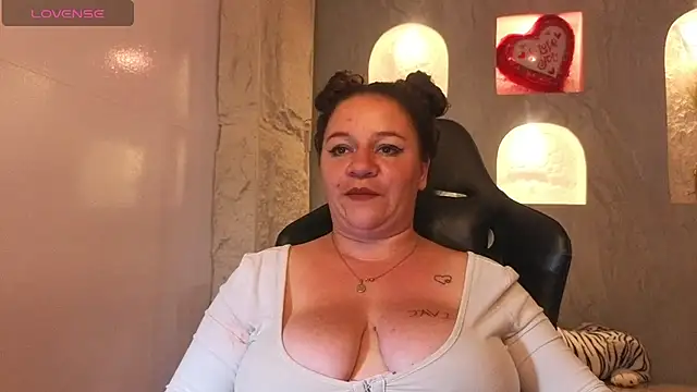 Chat +18 de Cony_curly_b ao vivo