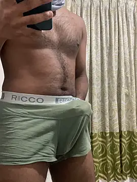mr_shhw Show in webcam