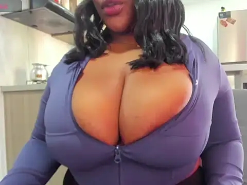 Webkamerová show Amazon_brunette1