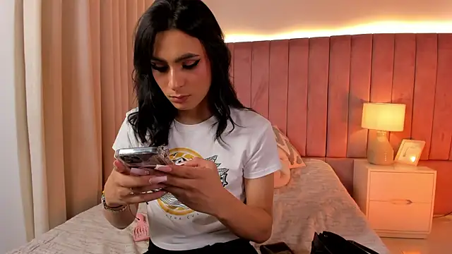 Isabella_Laurent's Webcam Show