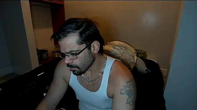 Show de tiko823 na webcam