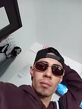 MateoCollins2026 Шоу с уебкамера