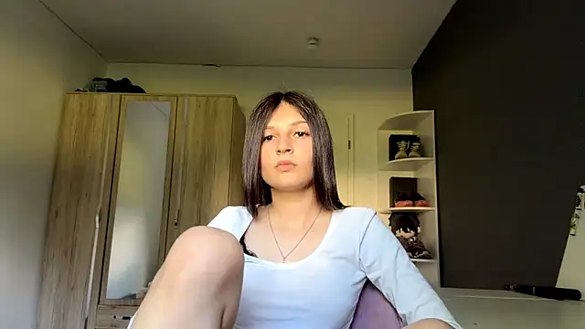 Show modela SpanishRooter na web-kameri