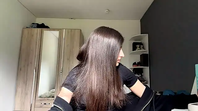 SpanishRooter live XXX chat