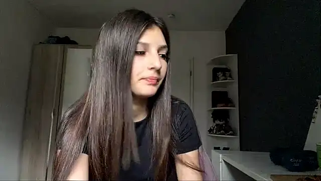 SpanishRooter Adlı Modelin Canlı XXX Sohbeti