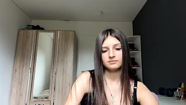 SpanishRooter XXX чат на живо