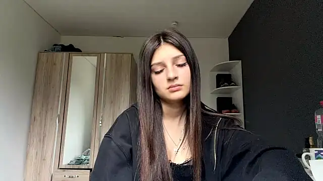 SpanishRooter Show in webcam