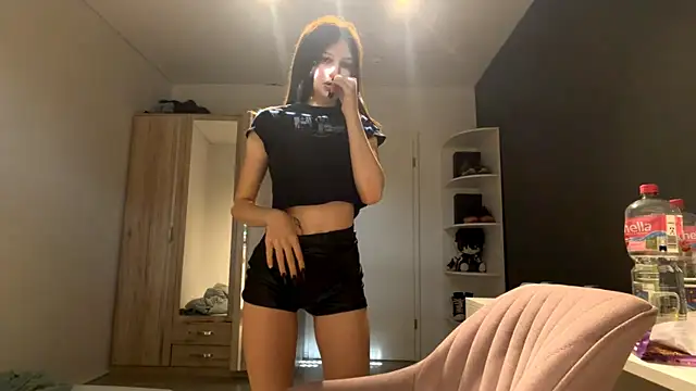 SpanishRooter's Live XXX Chat