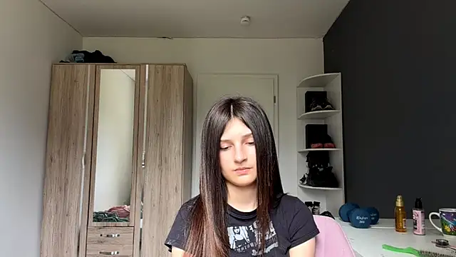 SpanishRooter Adlı Modelin Canlı XXX Sohbeti