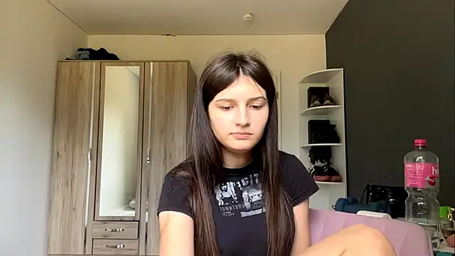 SpanishRooter Adlı Modelin Canlı XXX Sohbeti
