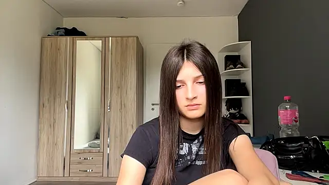 Show modela SpanishRooter na web-kameri