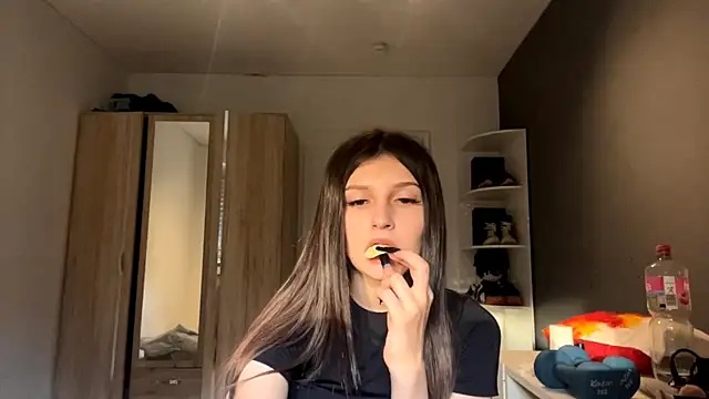 SpanishRooter's Live XXX Chat