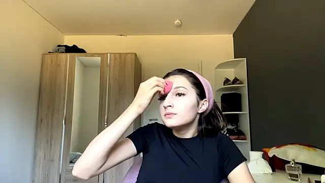 SpanishRooter Adlı Modelin Canlı XXX Sohbeti