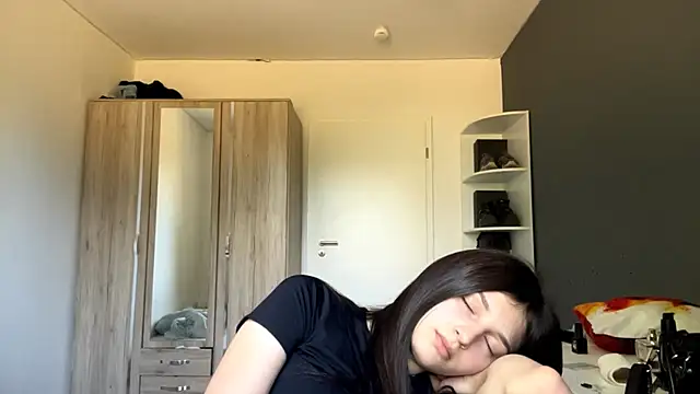SpanishRooter XXX чат на живо