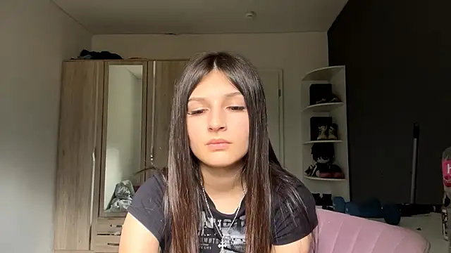Show modela SpanishRooter na web-kameri
