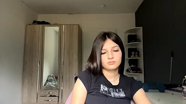 SpanishRooter Adlı Modelin Canlı XXX Sohbeti