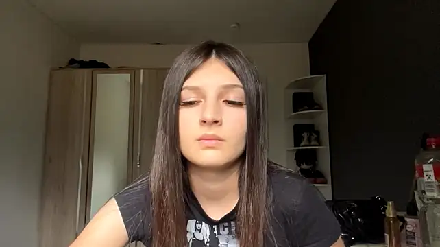 SpanishRooter Adlı Modelin Canlı XXX Sohbeti