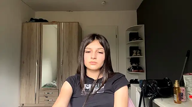 SpanishRooter XXX чат на живо