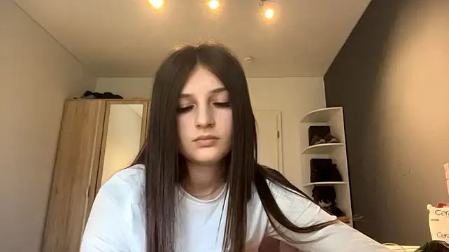 SpanishRooter Adlı Modelin Canlı XXX Sohbeti