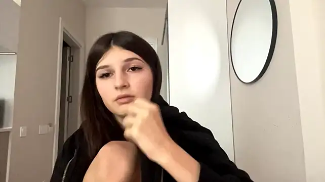 SpanishRooter Adlı Modelin Canlı XXX Sohbeti