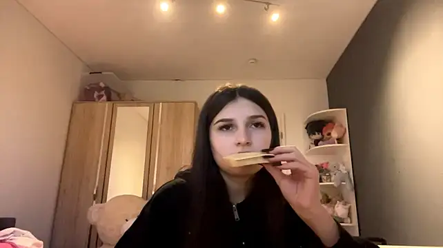 SpanishRooter live XXX chat