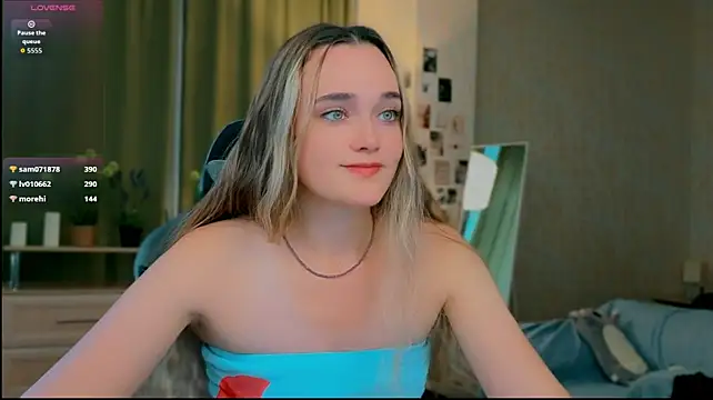 earthfantasyy's Live XXX Chat