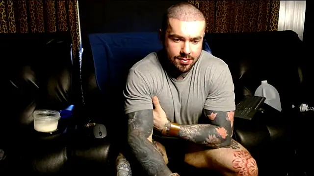 nathaniel_13 webkamerás műsora
