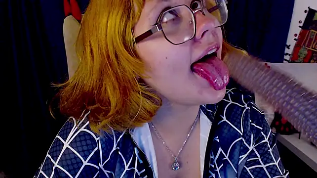 Pokazy przed kamerką – Judith_hypnosiss