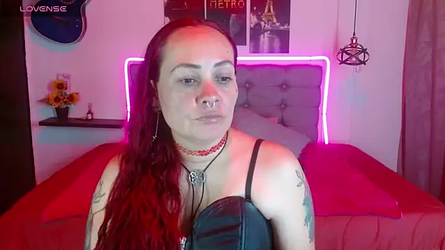 Cris_suitexx's Webcam Show