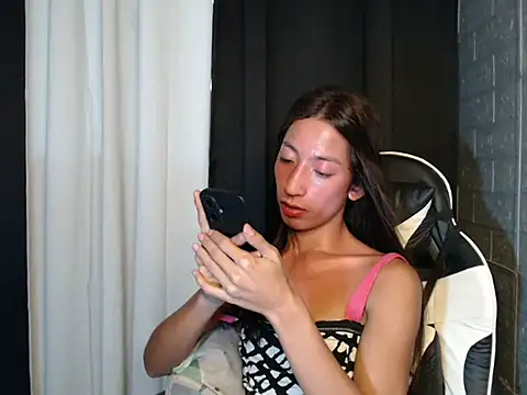 ValeriaSexyHotAssHugeCock Adlı Modelin Web Kamerası Şovu