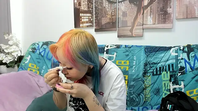 Cute__Kiko: διαδικτυακό σόου στην κάμερα
