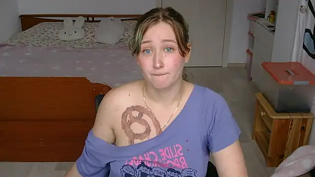 yourcherry3 Adlı Modelin Canlı XXX Sohbeti