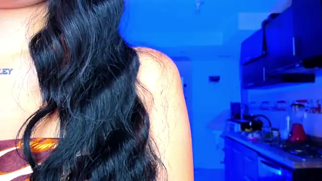 Cat_couplee69 Adlı Modelin Canlı XXX Sohbeti