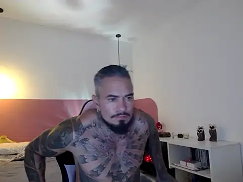 Dom_Jhuann Webbikameraesitys