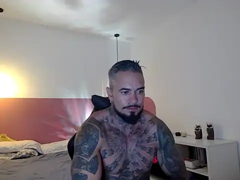 Dom_Jhuann Webbikameraesitys
