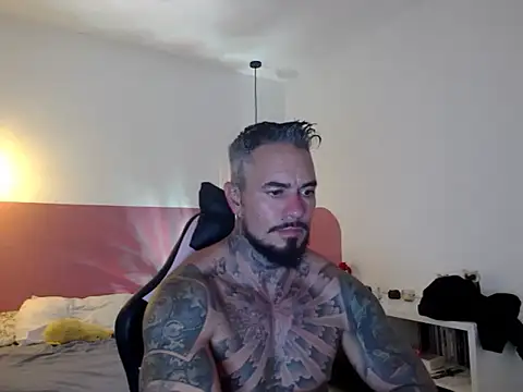 Dom_Jhuann Webbikameraesitys