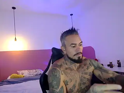 Pertunjukan Kamera Web Dom_Jhuan