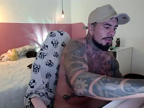 Pokazy przed kamerką – Dom_Jhuan