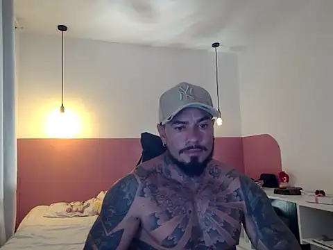 Dom_Jhuann Webbikameraesitys