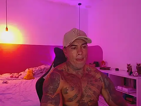Dom_Jhuann Webbikameraesitys