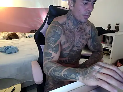 Dom_Jhuann Webbikameraesitys