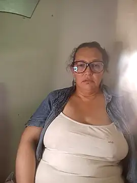 _Saraqueen-- Adlı Modelin Canlı XXX Sohbeti