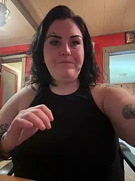brattyXgoodXgirl Show in webcam