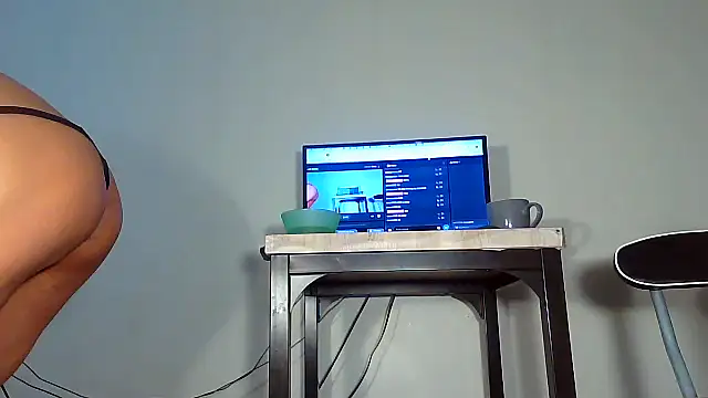 sweethole74 Show in webcam