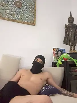 Pokazy przed kamerką – GIVENCHY_LVX