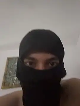 GIVENCHY_LVX webcam show