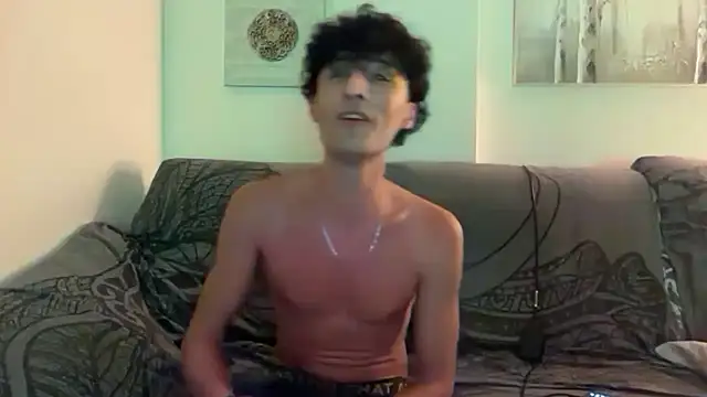 latenightbros: διαδικτυακό σόου στην κάμερα