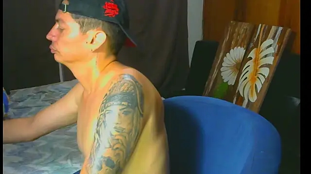 Show modela kimblaze8A na web-kameri