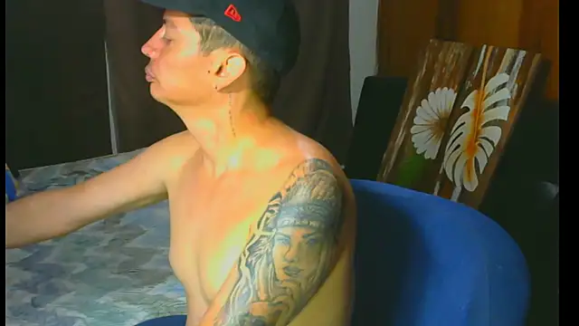 kimblaze8A webcam show